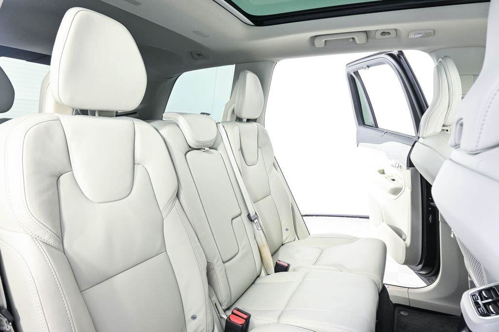 Certified 2025 Volvo XC90 T8 Ultra w/ Protection Package Premier AWD/4WD image 25
