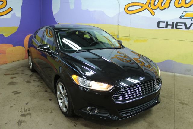 Used 2014 Ford Fusion SE w/ Equipment Group 201A image 2