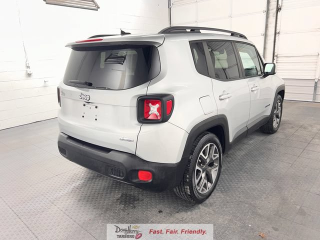 Used 2017 Jeep Renegade Latitude FWD image 9