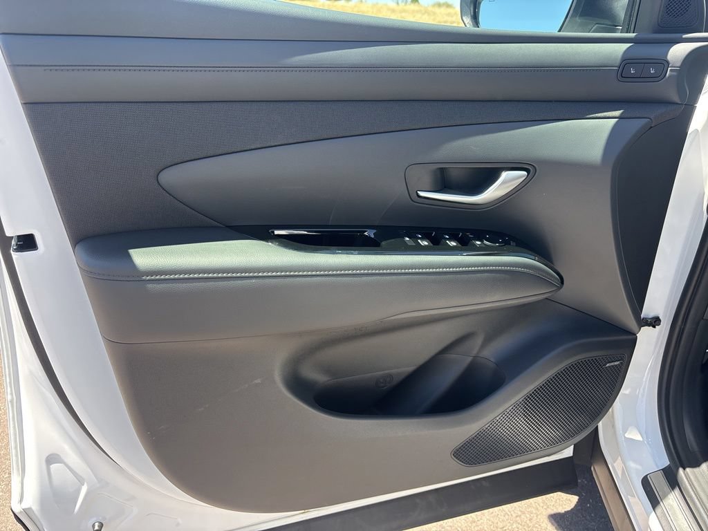 Certified 2025 Hyundai Tucson Limited AWD/4WD image 12