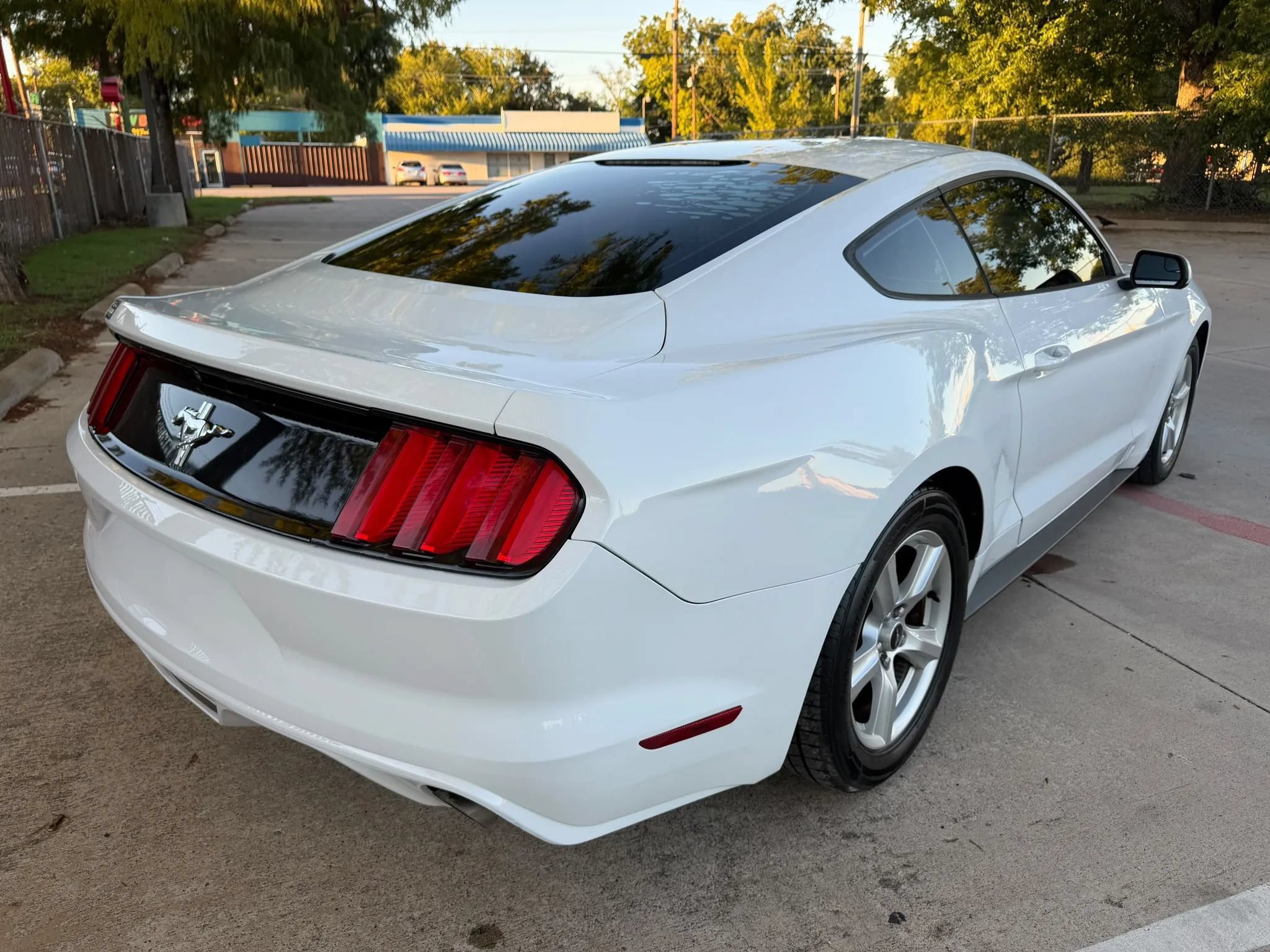 Used 2016 Ford Mustang Coupe RWD image 6