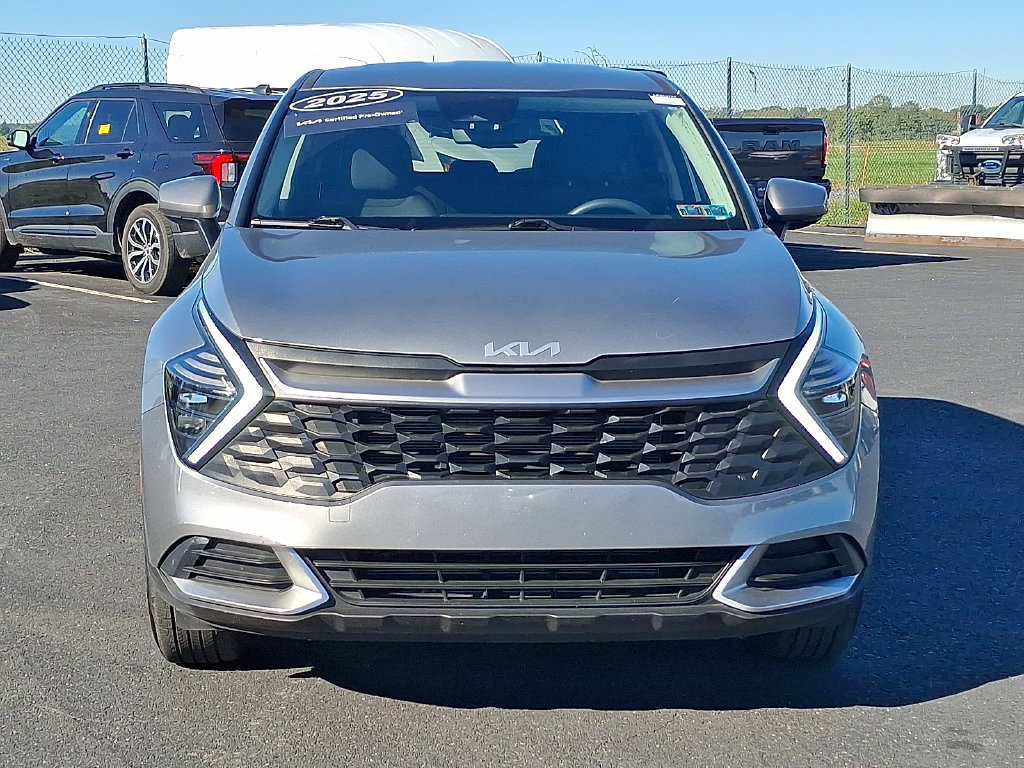 Used 2025 Kia Sportage LX FWD image 2