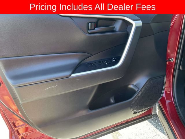 Used 2022 Toyota RAV4 LE FWD image 18
