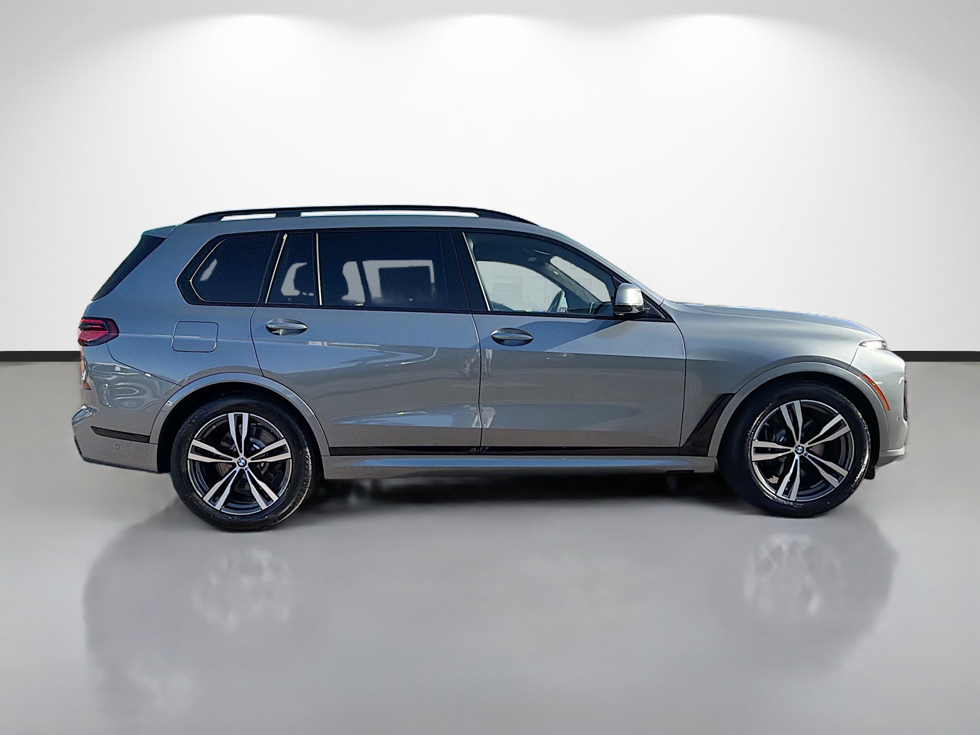 New 2026 BMW X7 xDrive40i w/ M Sport Package image 2