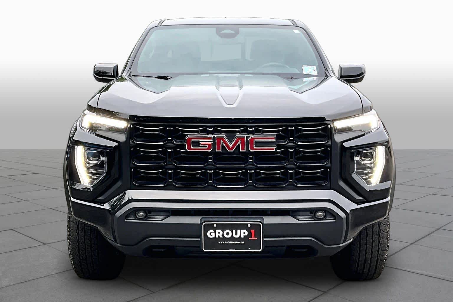 Used 2024 GMC Canyon Elevation w/ Elevation Premium Package AWD/4WD image 4