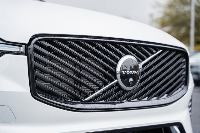 New 2026 Volvo XC60 B5 Plus w/ Protection Package Premier image 11