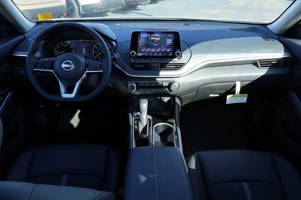 New 2025 Nissan Altima 2.5 SR image 6