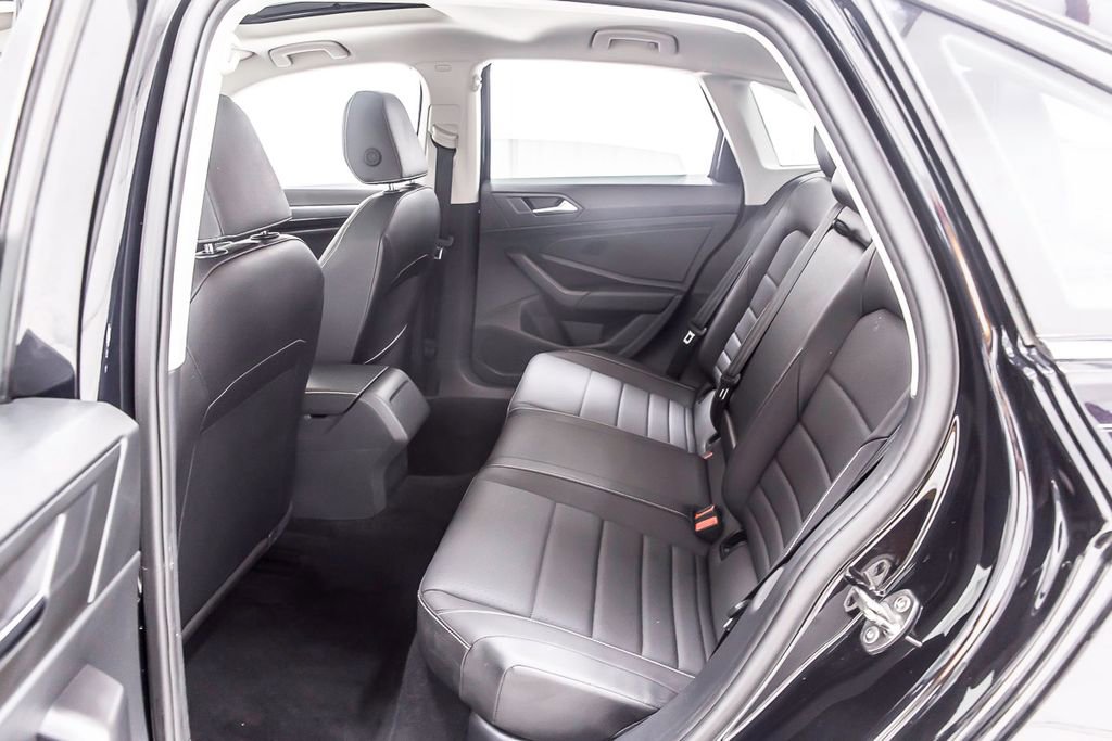 Used 2024 Volkswagen Jetta SE FWD image 30