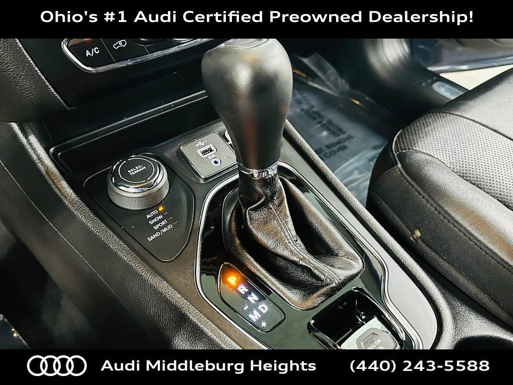 Used 2020 Jeep Cherokee Limited AWD/4WD image 15