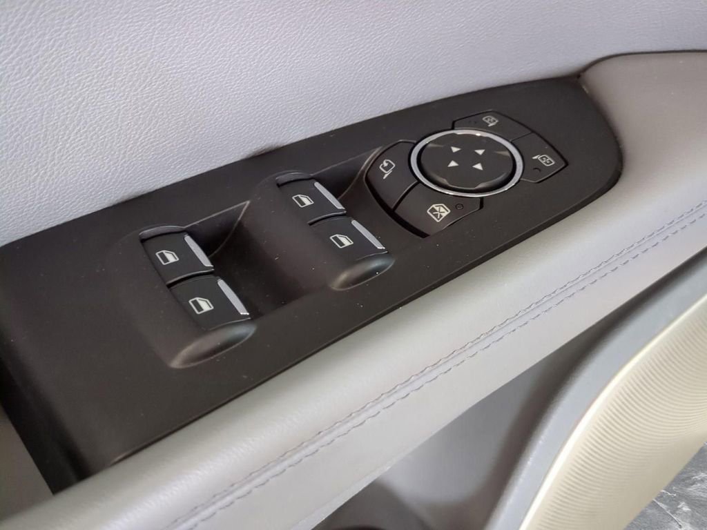 Certified 2022 Lincoln Nautilus Reserve w/ Equipment Group 202A image 16