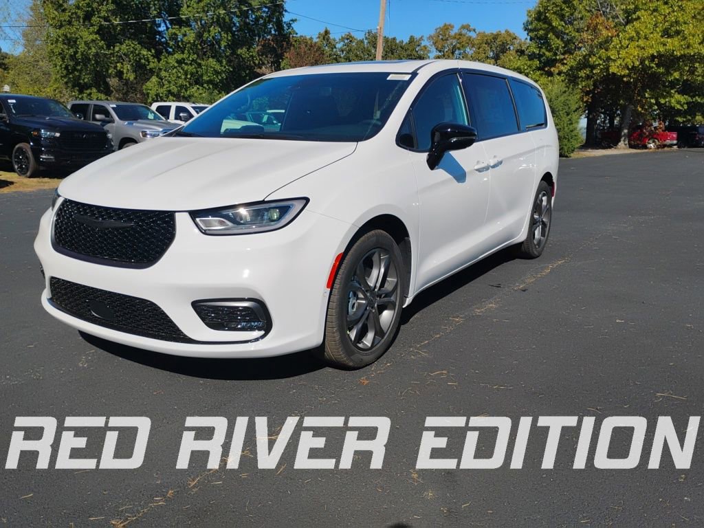 New 2026 Chrysler Pacifica Select image 1