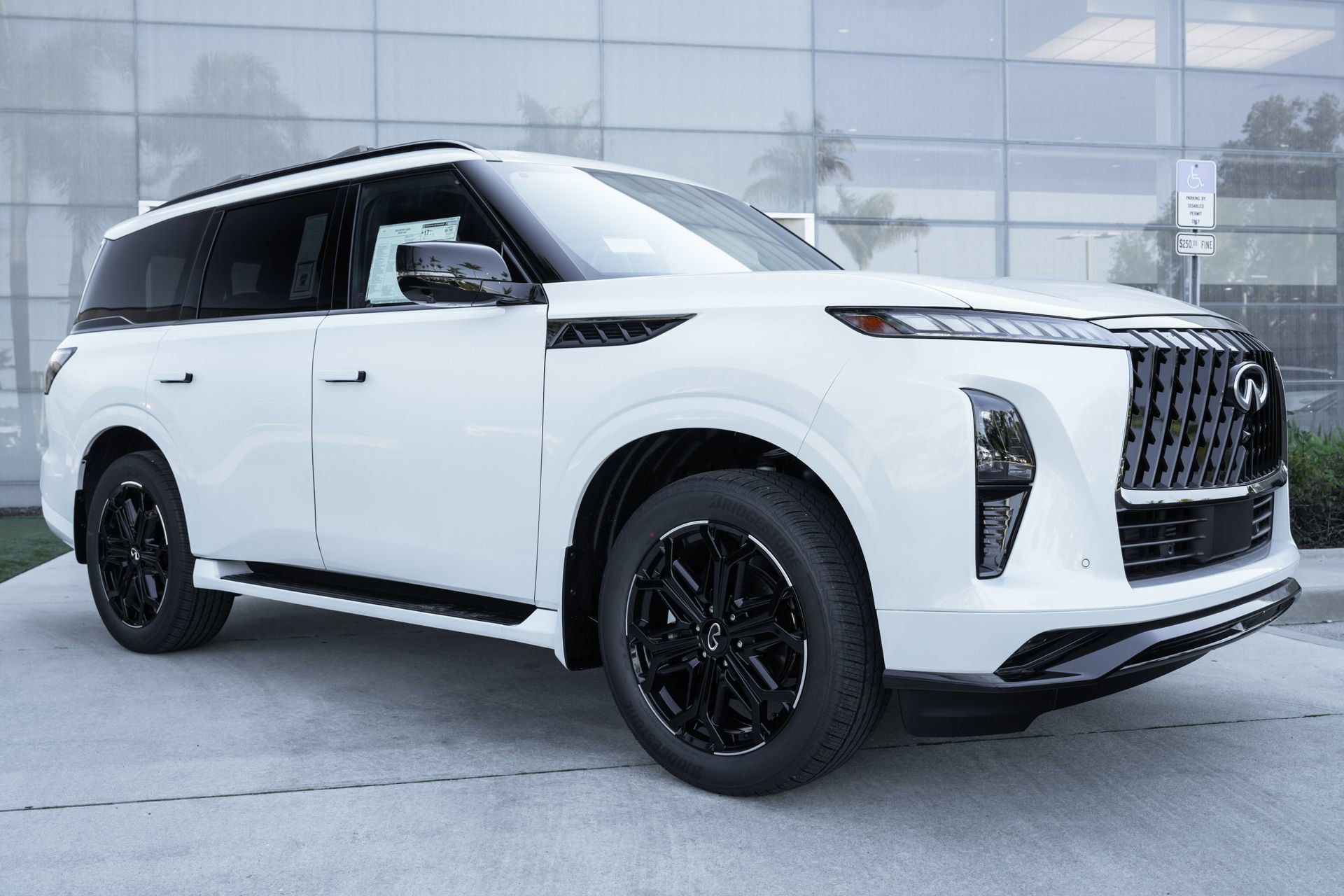 New 2026 INFINITI QX80 4WD w/ Sport Exterior Package image 3