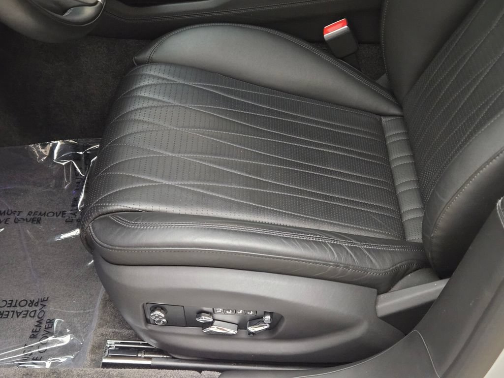 Used 2021 Bentley Flying Spur V8 AWD/4WD image 28
