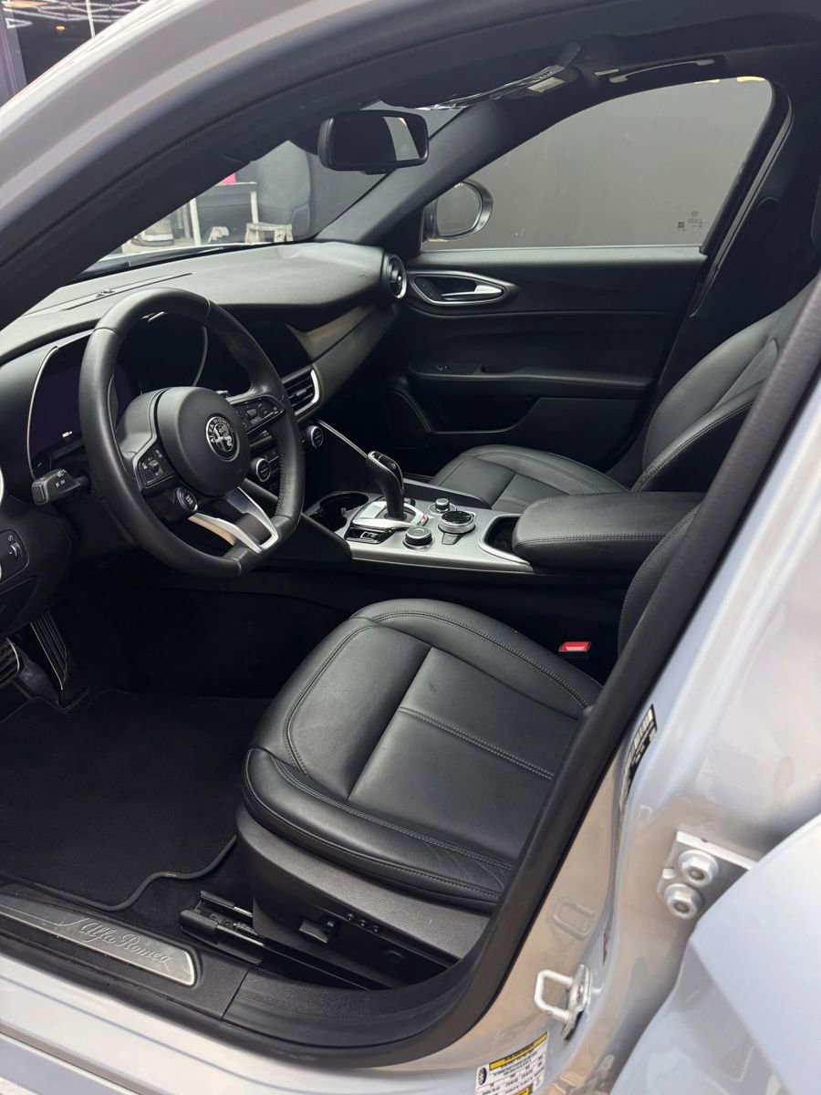 Used 2024 Alfa Romeo Giulia Ti RWD image 4