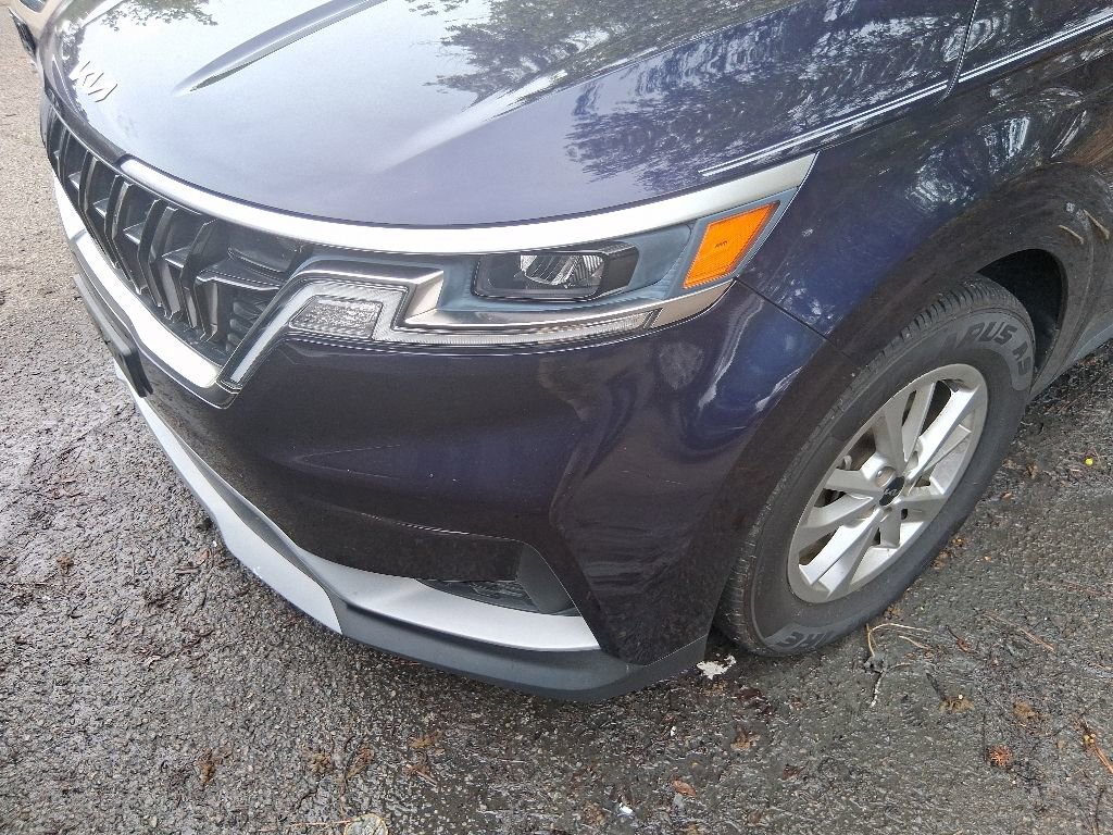 Used 2023 Kia Carnival LX FWD image 10