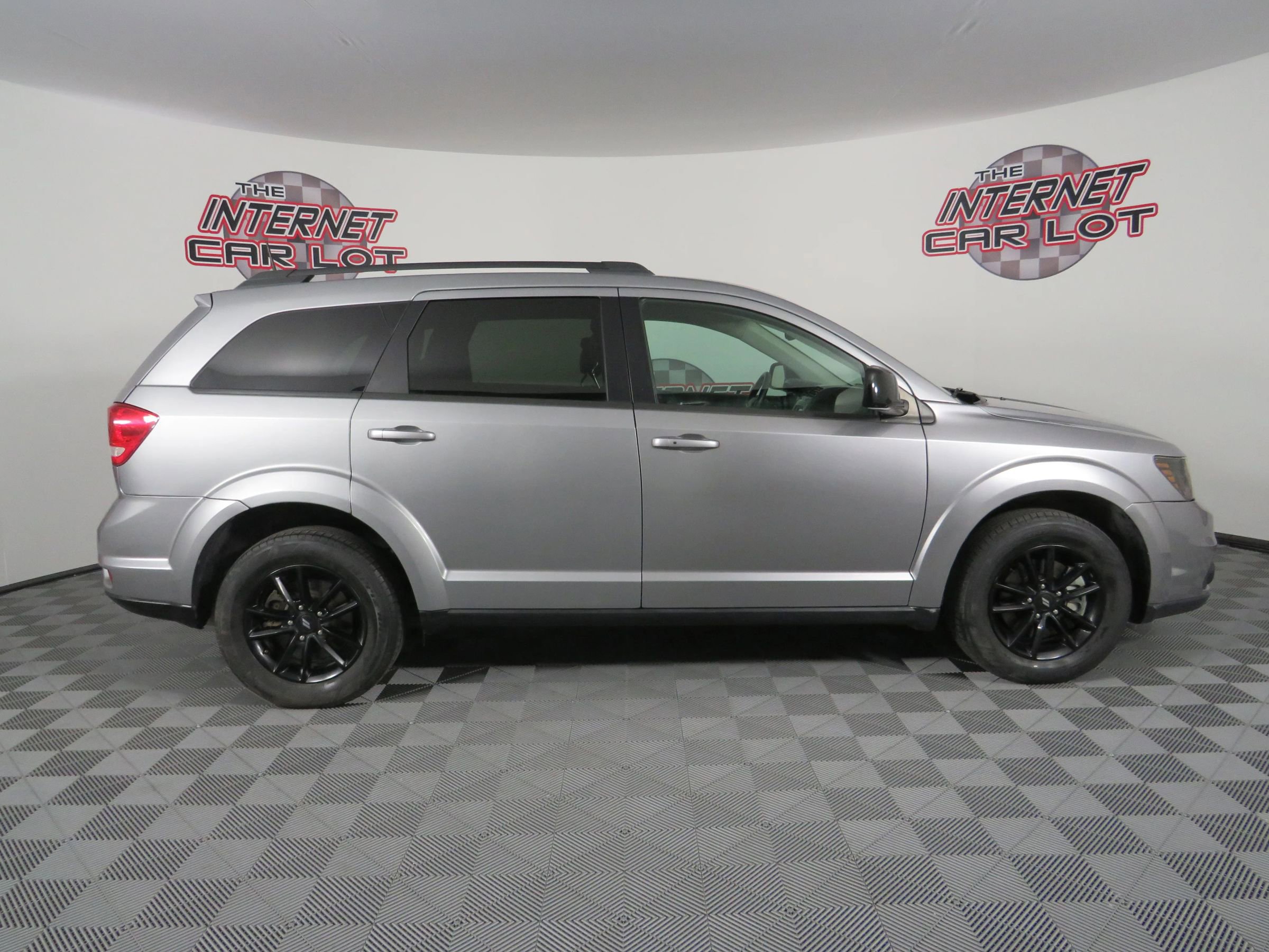Used 2019 Dodge Journey SE w/ Blacktop Package FWD image 8