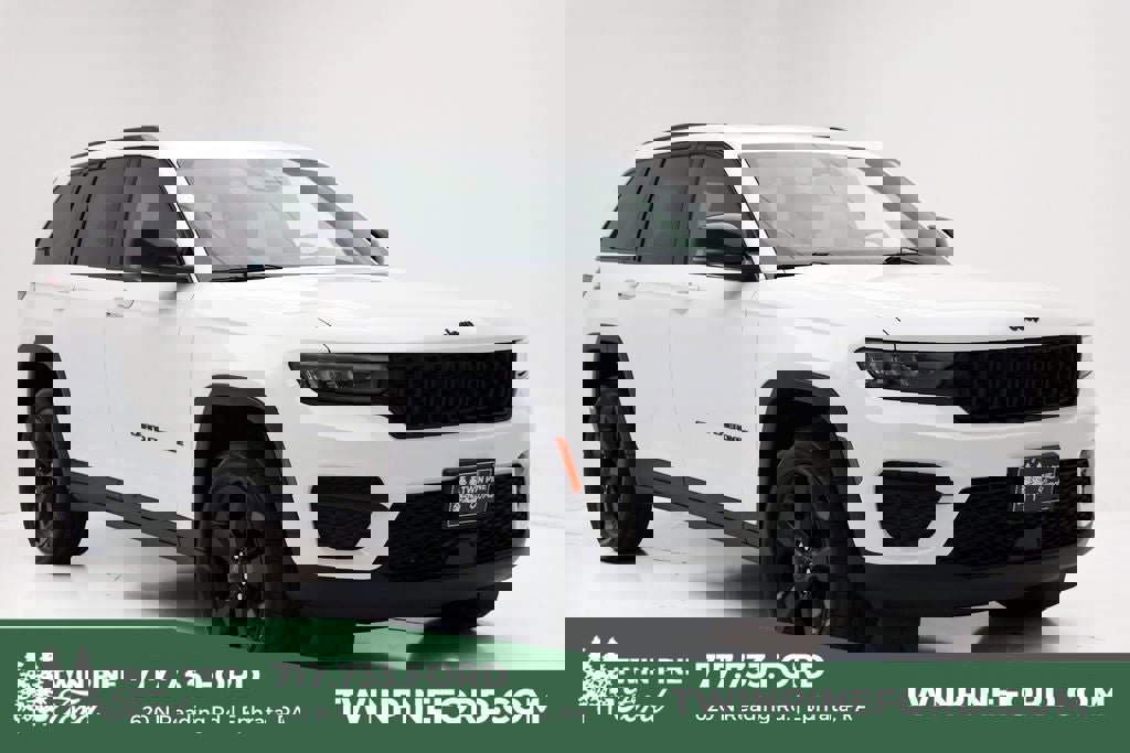 Used 2023 Jeep Grand Cherokee Altitude