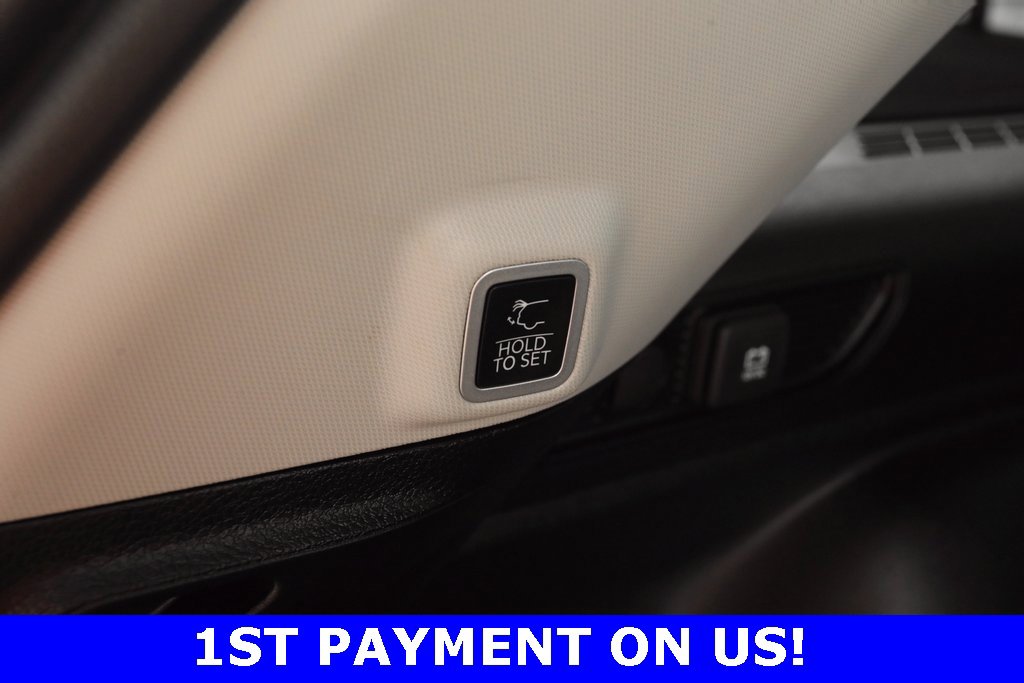 Certified 2023 Jeep Grand Cherokee Laredo w/ Luxury Tech Group I image 15