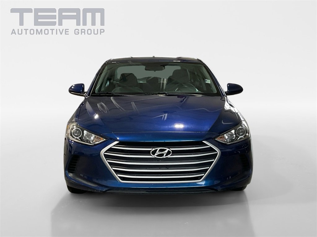 Used 2017 Hyundai Elantra SE image 2
