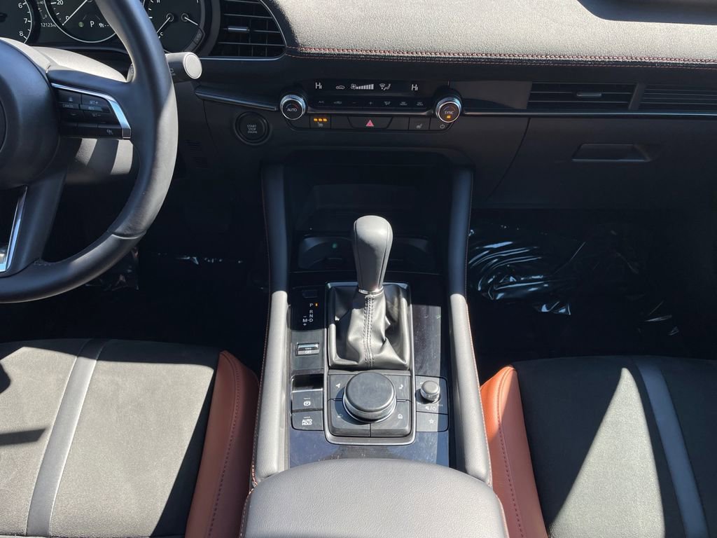 Used 2025 MAZDA MAZDA3 Carbon w/ Appearance Package image 11