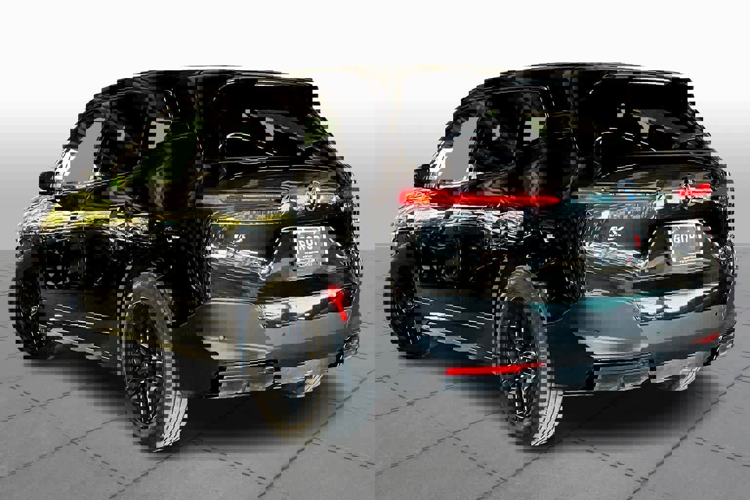 Used 2023 BMW iX xDrive50 w/ Convenience Package image 11