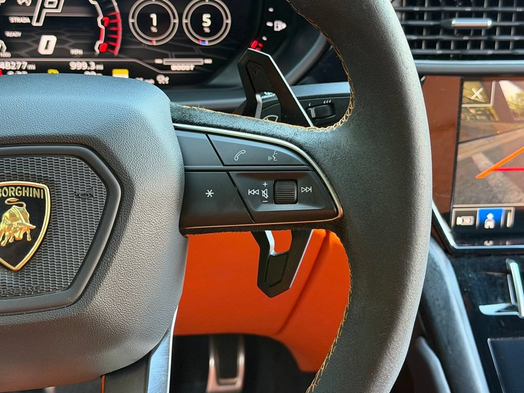 Used 2022 Lamborghini Urus AWD/4WD image 46