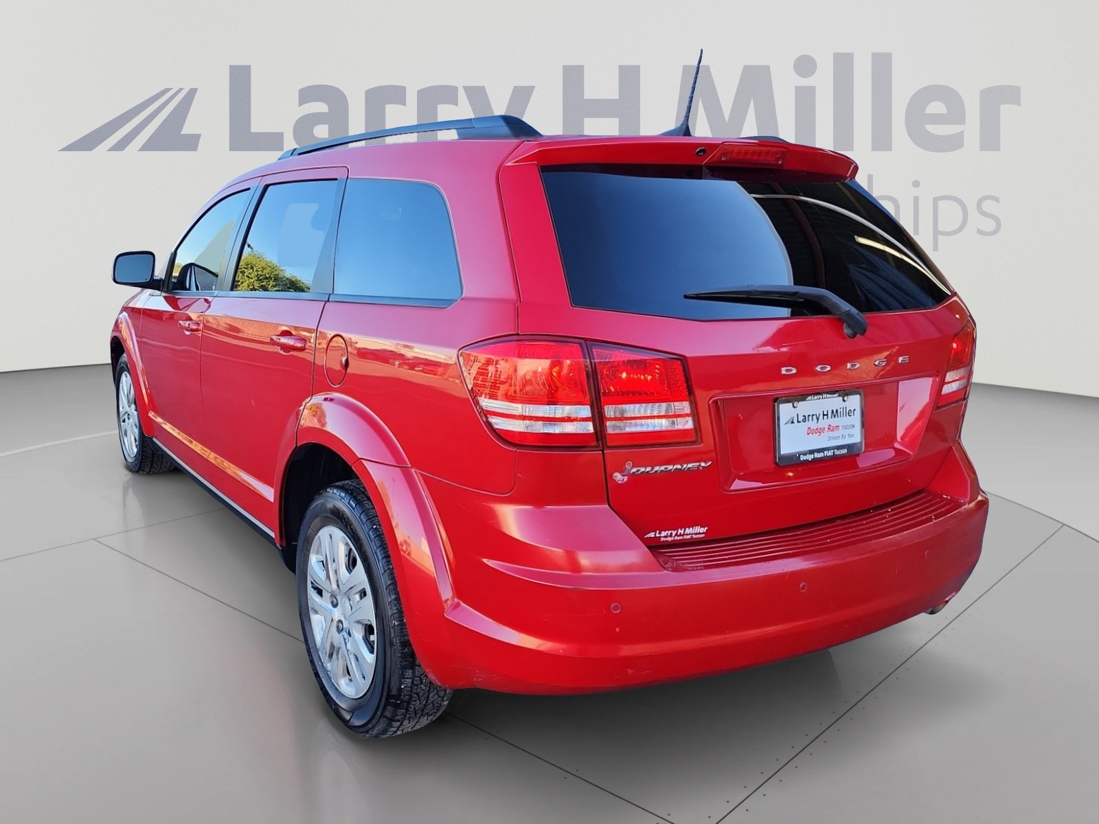 Used 2020 Dodge Journey SE w/ SE Popular Equipment Group FWD image 3