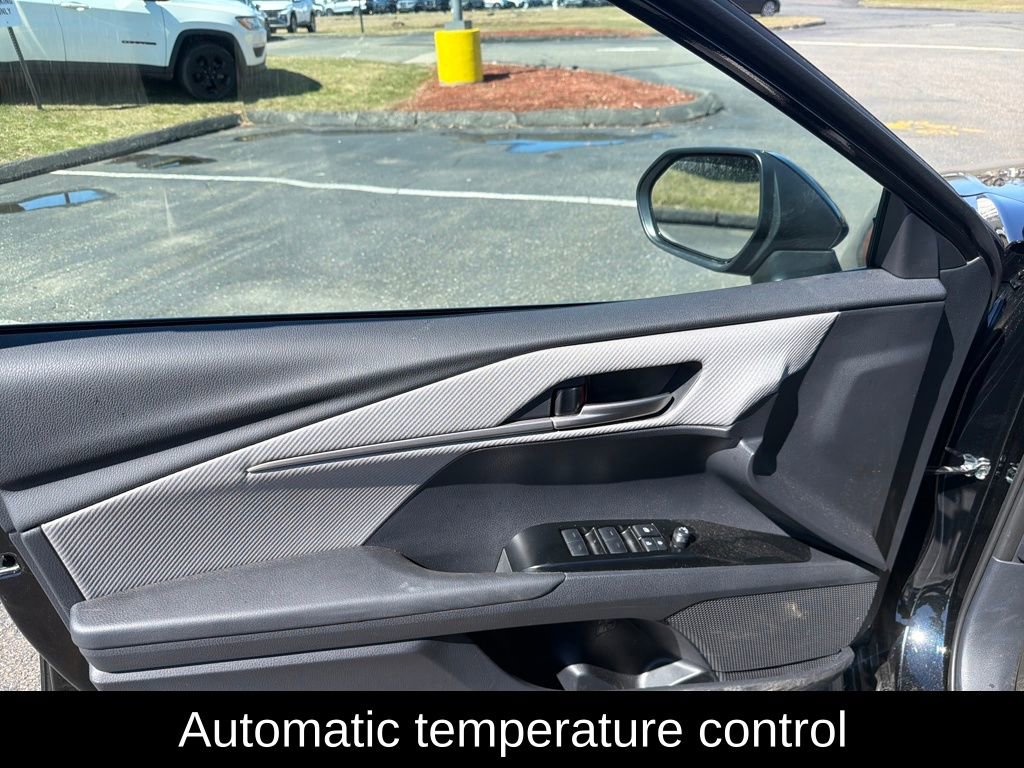 Used 2026 Toyota Camry SE w/ Convenience Package image 10