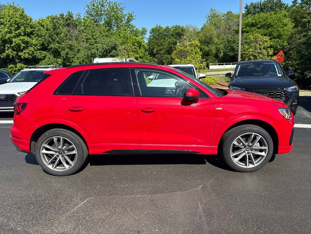 Certified 2025 Audi Q3 2.0T Premium w/ Convenience Package AWD/4WD image 3
