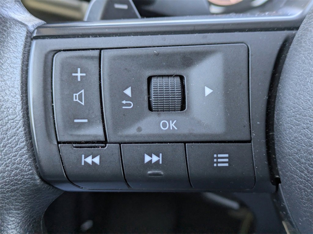 Used 2024 Nissan Rogue S image 25