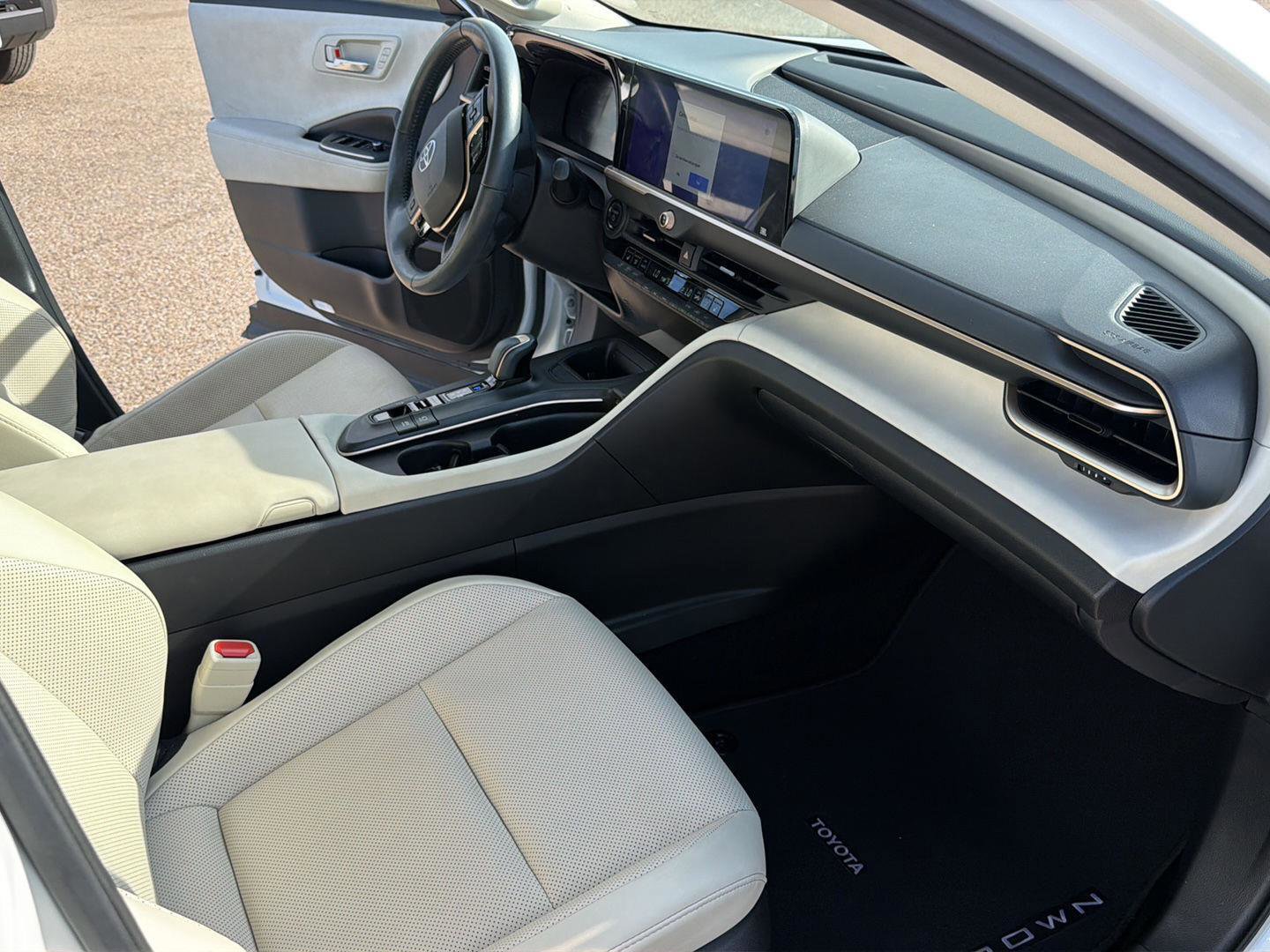 Used 2023 Toyota Crown AWD/4WD image 16