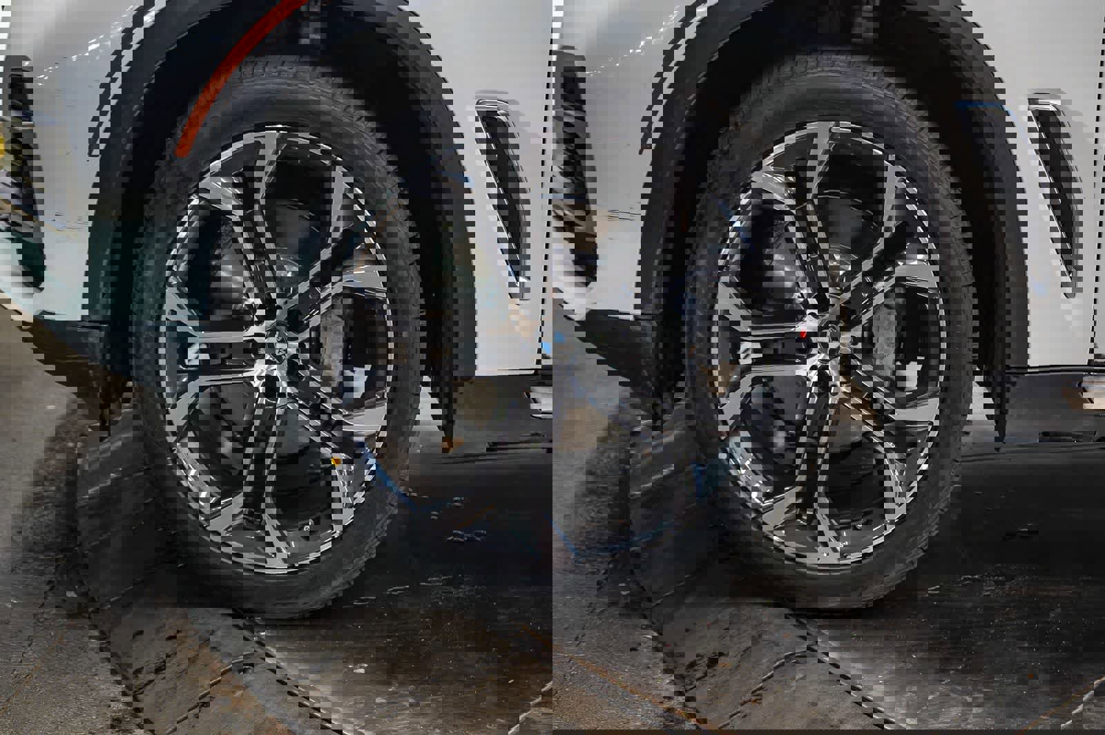 Used 2023 BMW X5 sDrive40i w/ Premium Package image 9