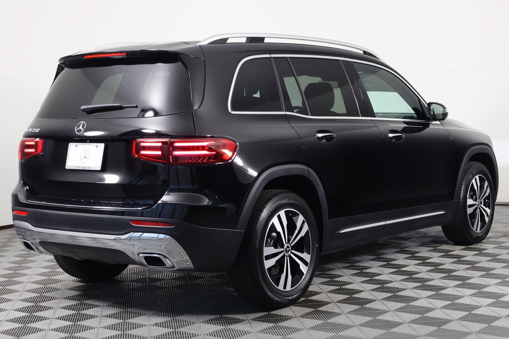 New 2026 Mercedes-Benz GLB 250 image 2