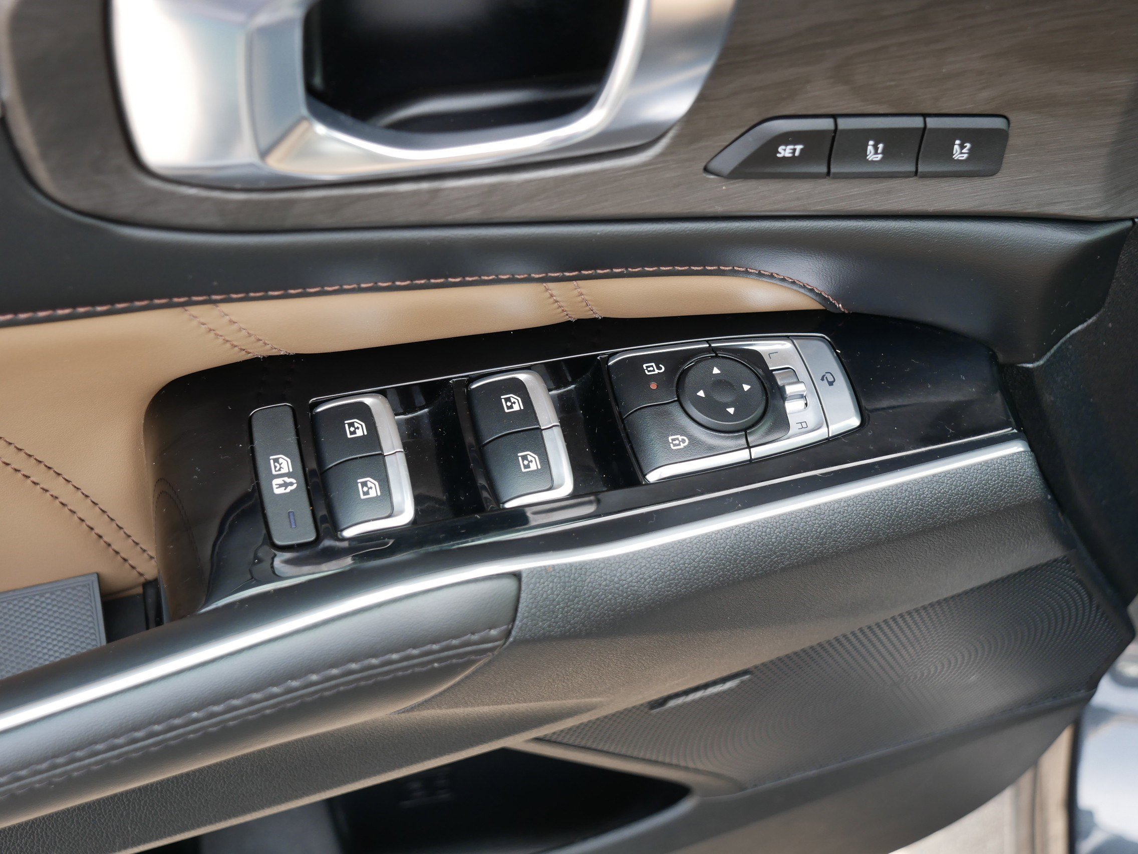 Certified 2024 Kia Sorento SX Prestige w/ Olive Brown Leather Package image 19