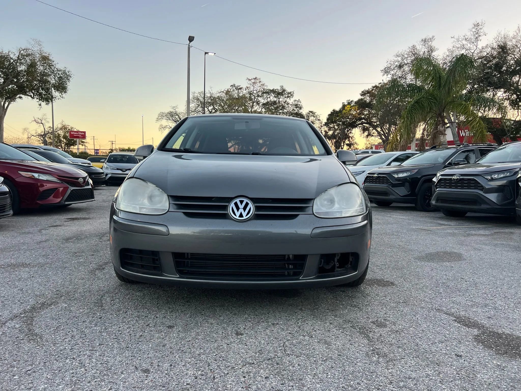 Used 2008 Volkswagen Rabbit 4-Door image 2