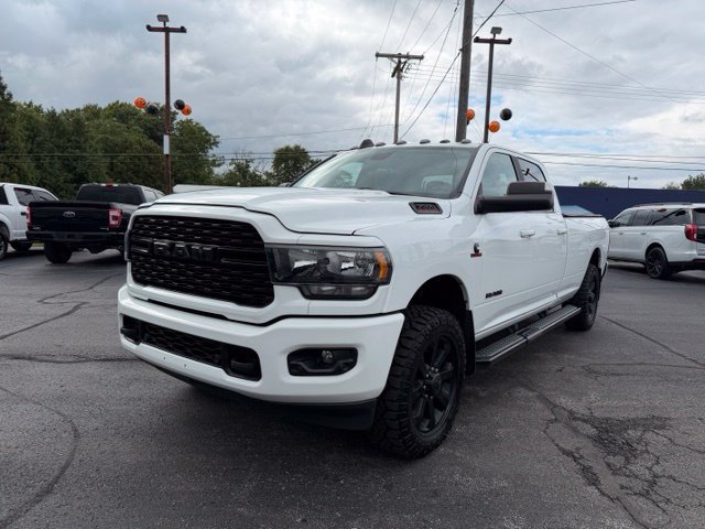 Used 2022 RAM 3500 Big Horn w/ Night Edition AWD/4WD image 13
