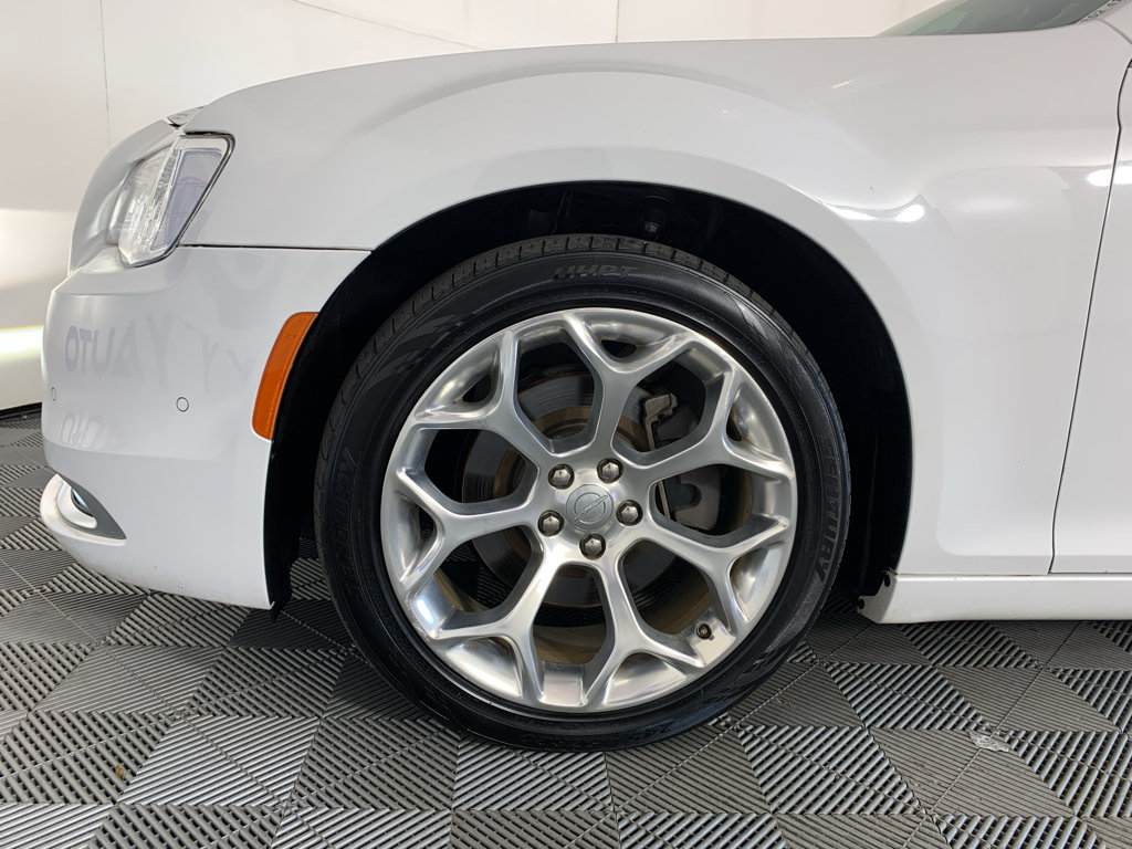 Used 2018 Chrysler 300 C w/ Sun, Sound & Nav Package RWD image 9