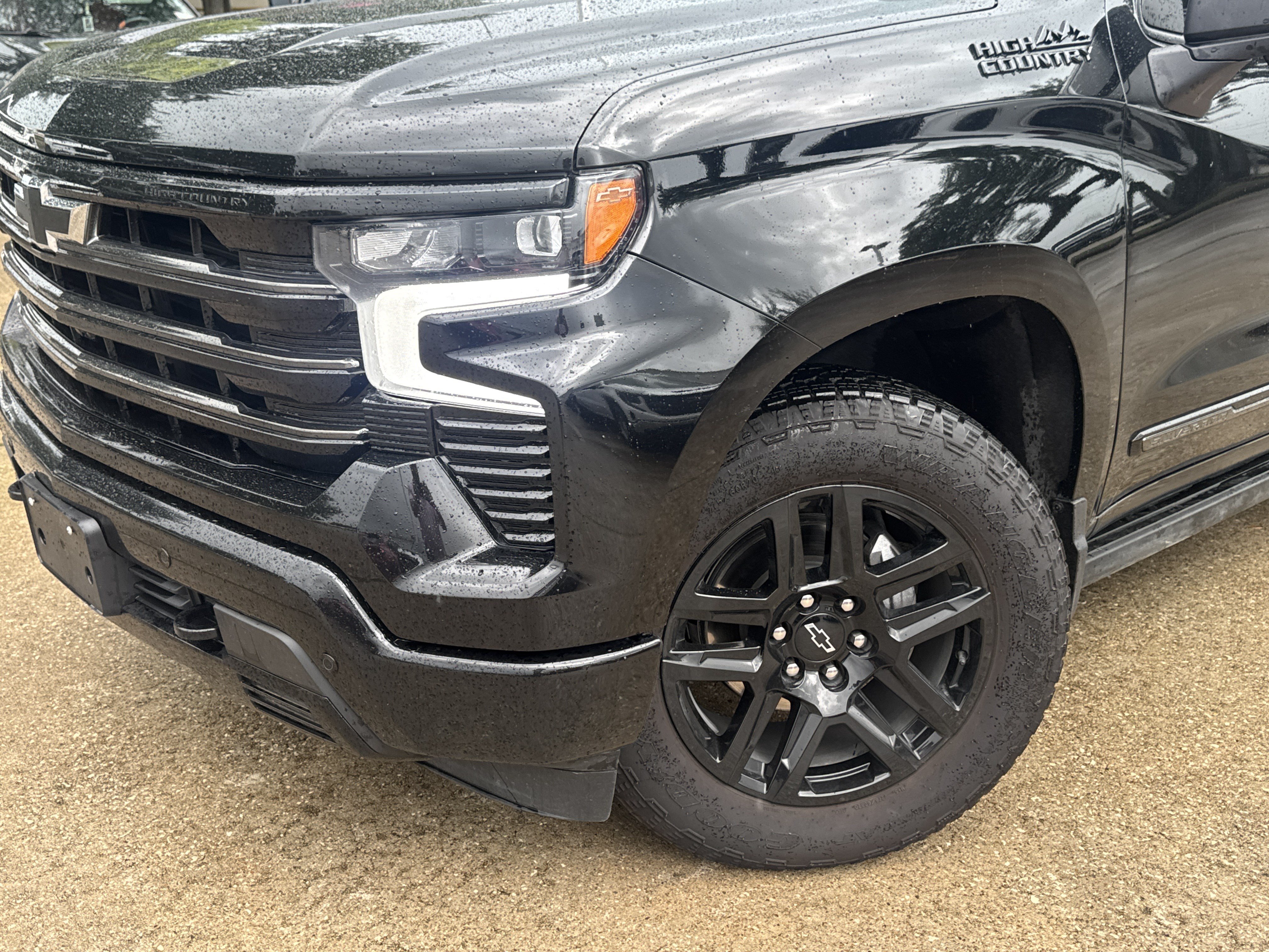 Used 2025 Chevrolet Silverado 1500 High Country w/ Midnight Edition RWD image 2