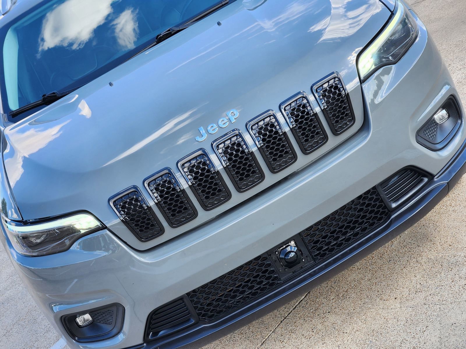 Used 2021 Jeep Cherokee Latitude Plus image 14