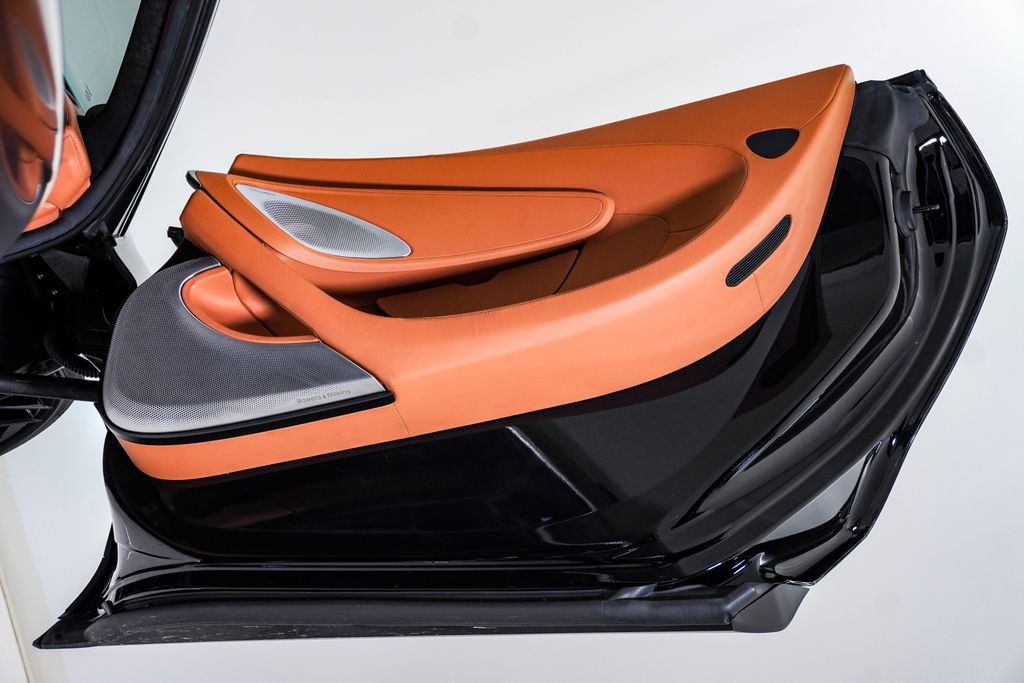 Used 2023 McLaren GT RWD image 20