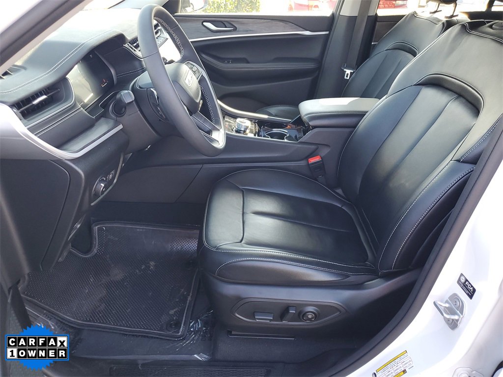 Used 2023 Jeep Grand Cherokee Limited w/ MOPAR Finishing Package image 18