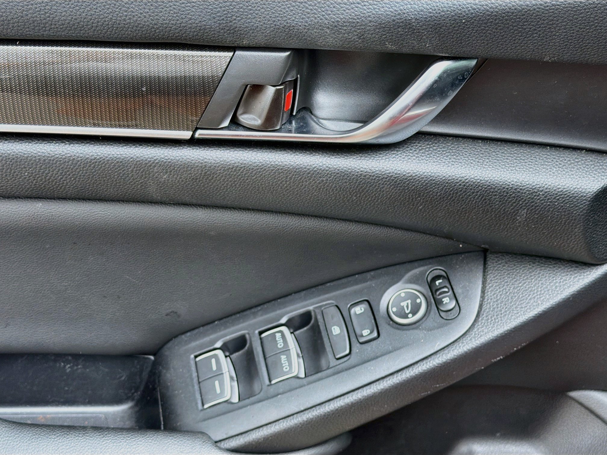 Used 2019 Honda Accord Sport image 19