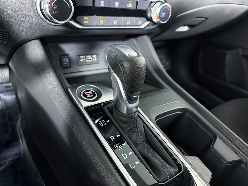 Certified 2025 Nissan Sentra SV image 18