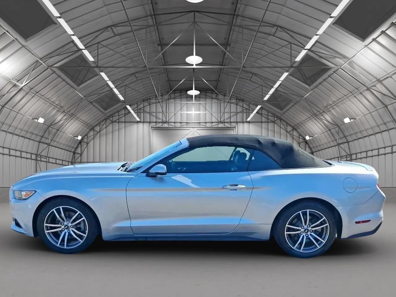 Used 2016 Ford Mustang Premium RWD image 4