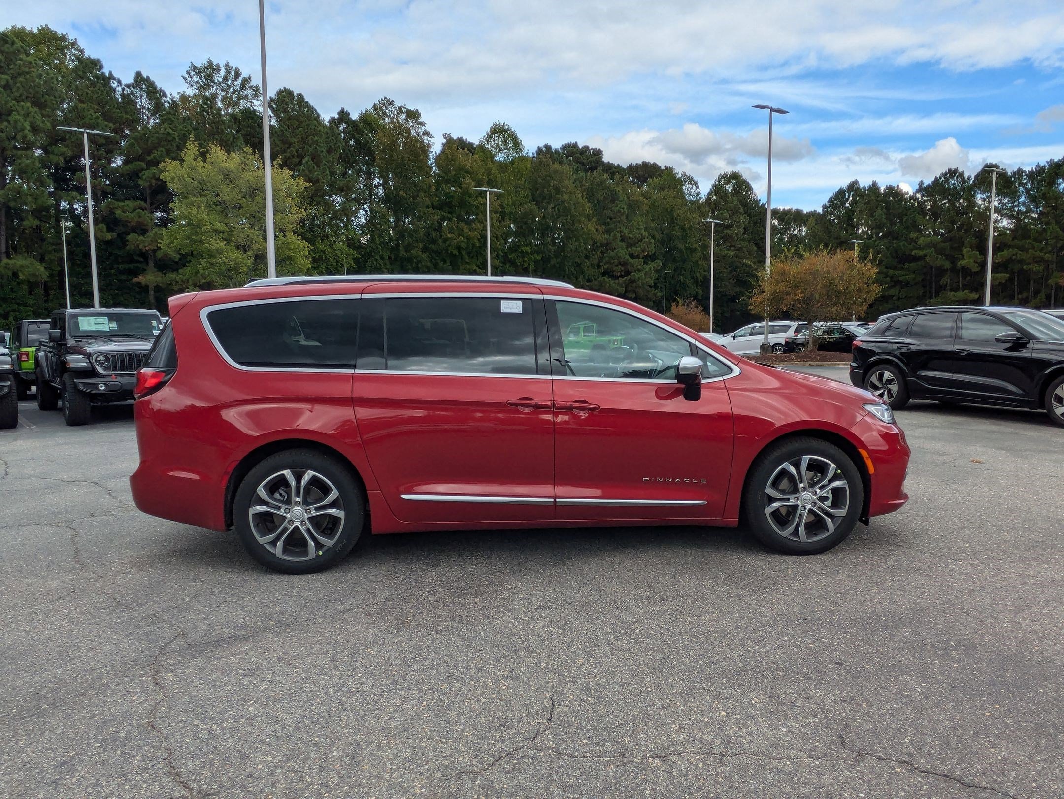 New 2026 Chrysler Pacifica Pinnacle image 4
