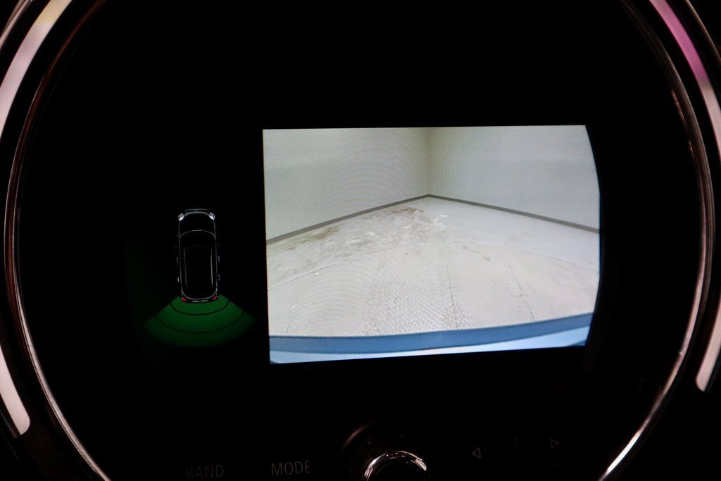 Used 2019 MINI Cooper 4-Door Hardtop w/ Signature Upholstery Package image 2