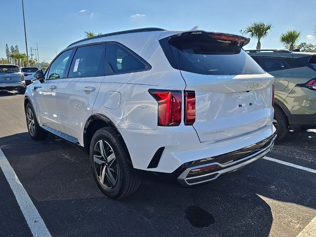 Certified 2023 Kia Sorento S w/ Panoramic Sunroof Package image 7