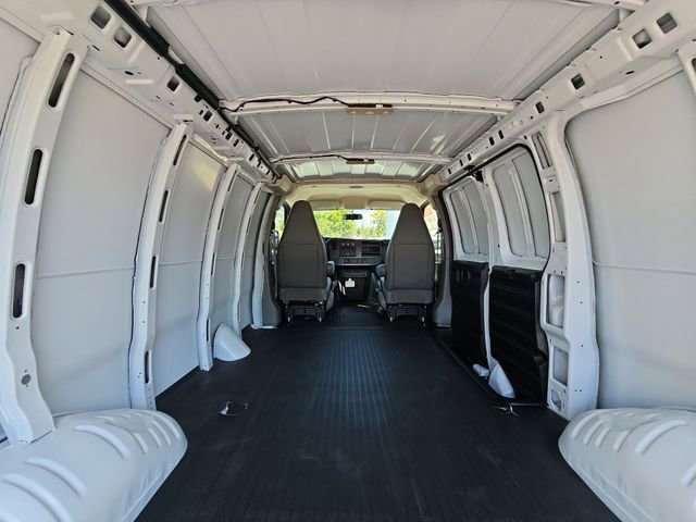 New 2026 Chevrolet Express 2500 w/ Driver Convenience Package RWD image 21