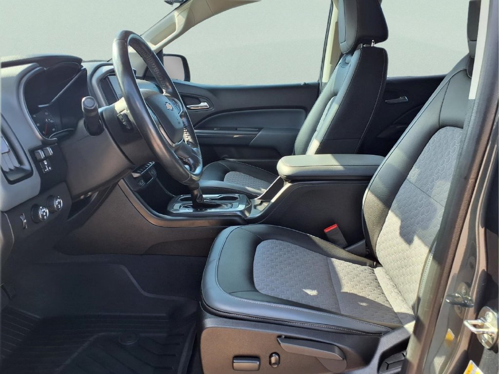 Used 2019 Chevrolet Colorado Z71 AWD/4WD image 12