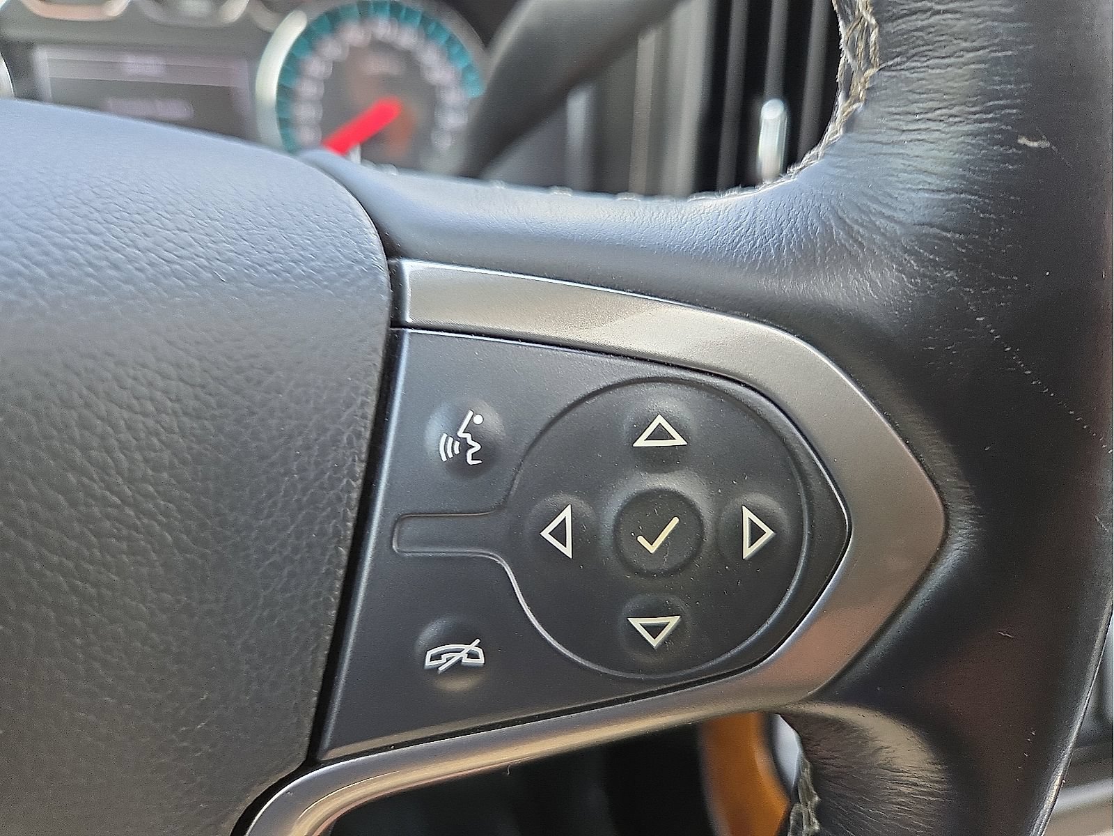 Used 2018 Chevrolet Silverado 2500 High Country w/ Duramax Plus Package AWD/4WD image 18